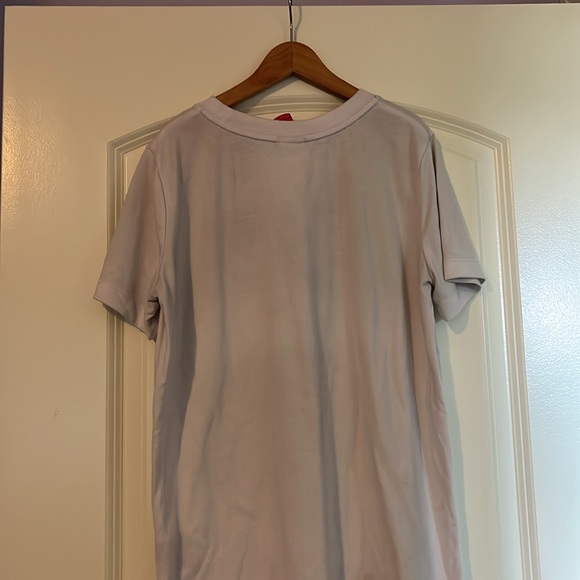 Women’s Nike tee - Picture 2 of 3